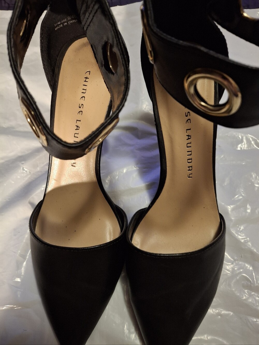 Chinese Laundry Pointed Toe Heels With Gromments